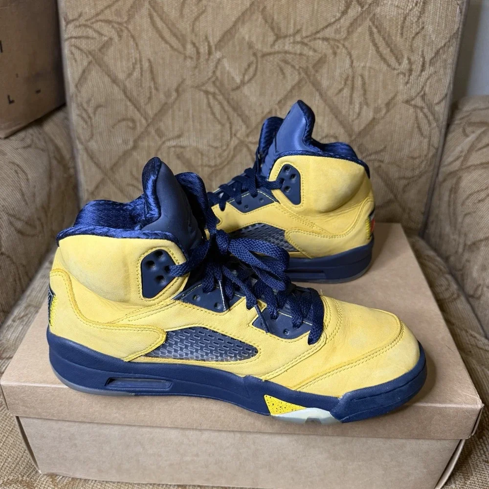 Nike Air Jordan 5 Retro SP Michigan 2019 CQ9541-704 Men's Size 8.5 Sneakers